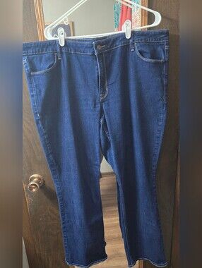 Old Navy Mid-Rise Wow Boot-Cut Jeans Size 22 Dark Wash Denim
